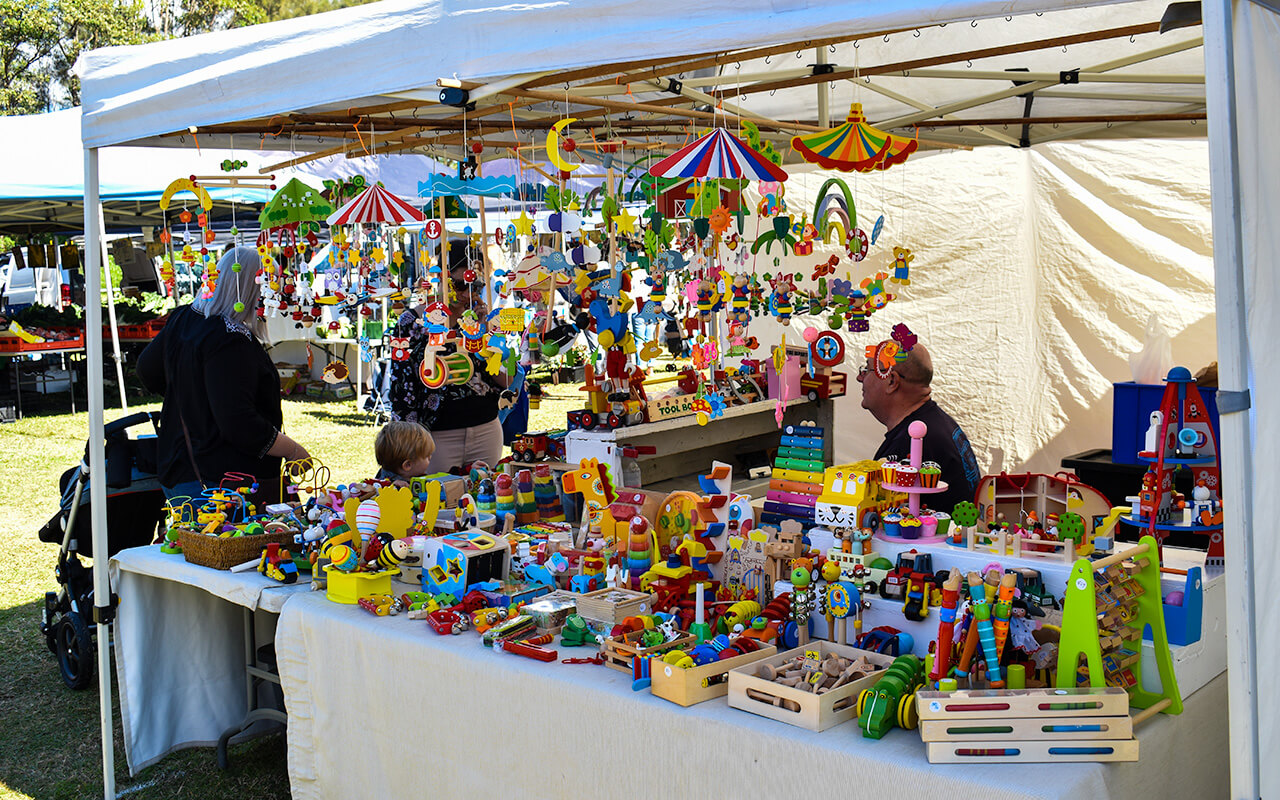 lesterlost-travel-australia-nsw-sydney-beaches-market-wooden-toy-shop (1)