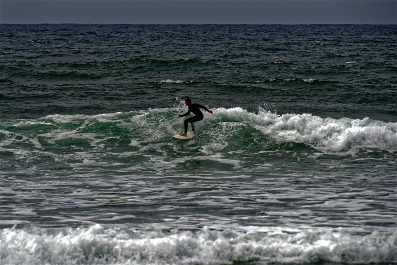 lesterlost-thierry-bells-beach-great-ocean-road-surfer (1)