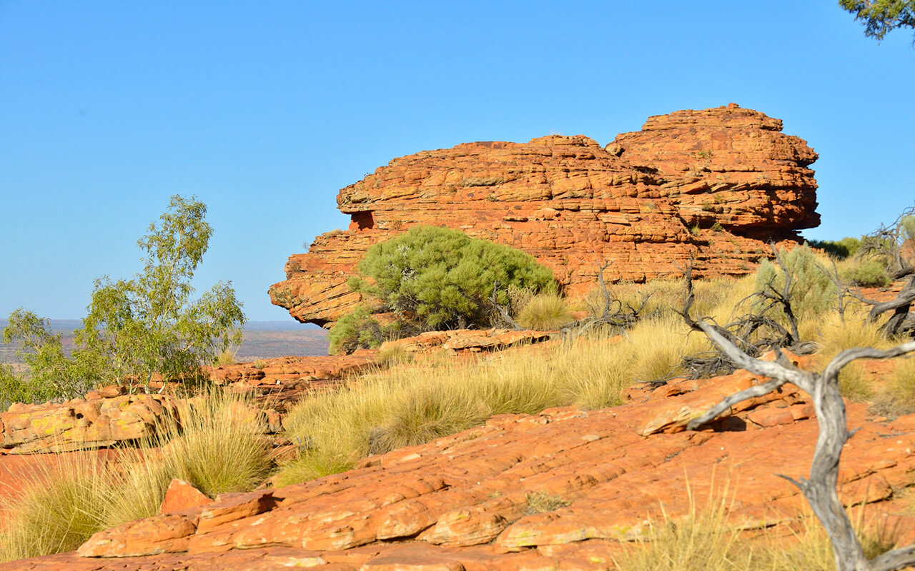 Cotterills Lookout is a place to stop on the Kings Canyon Rim Walk