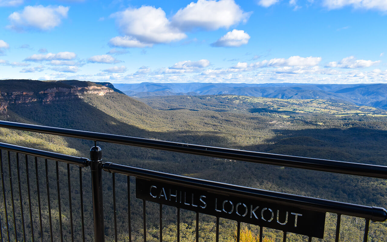 Embrace the view over the Blue Mountains from Cahills Lookout