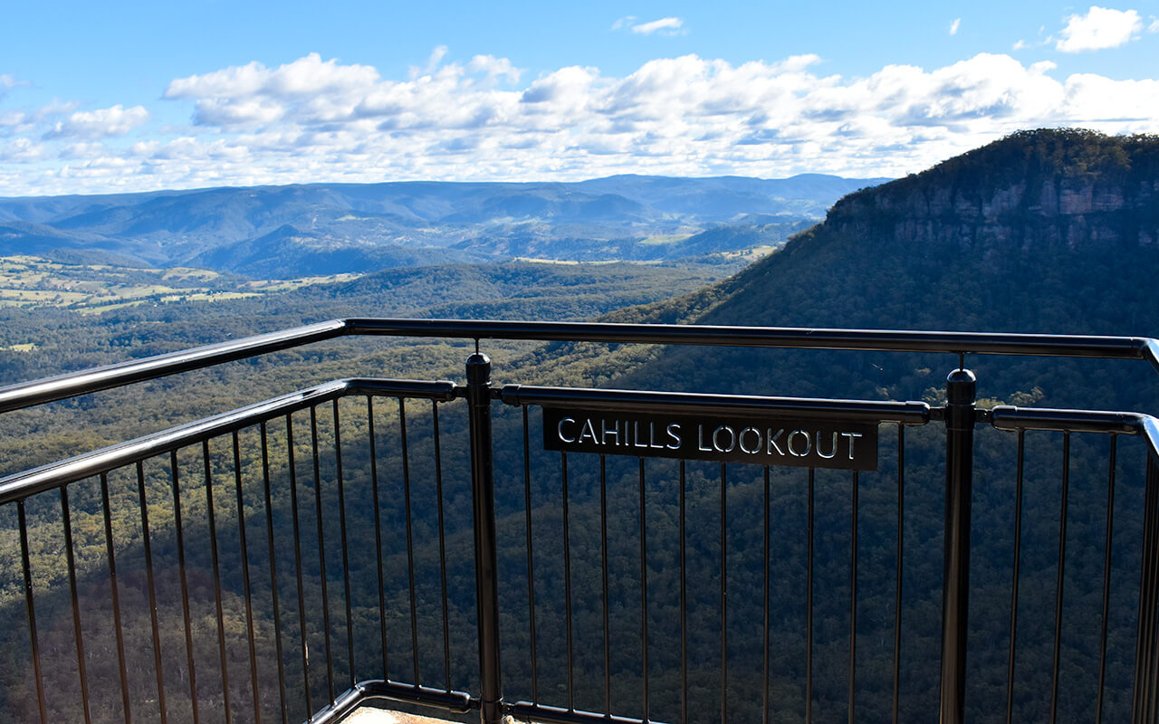 Cahills Lookout is one of the most spectacular lookouts in the Blue Mountains