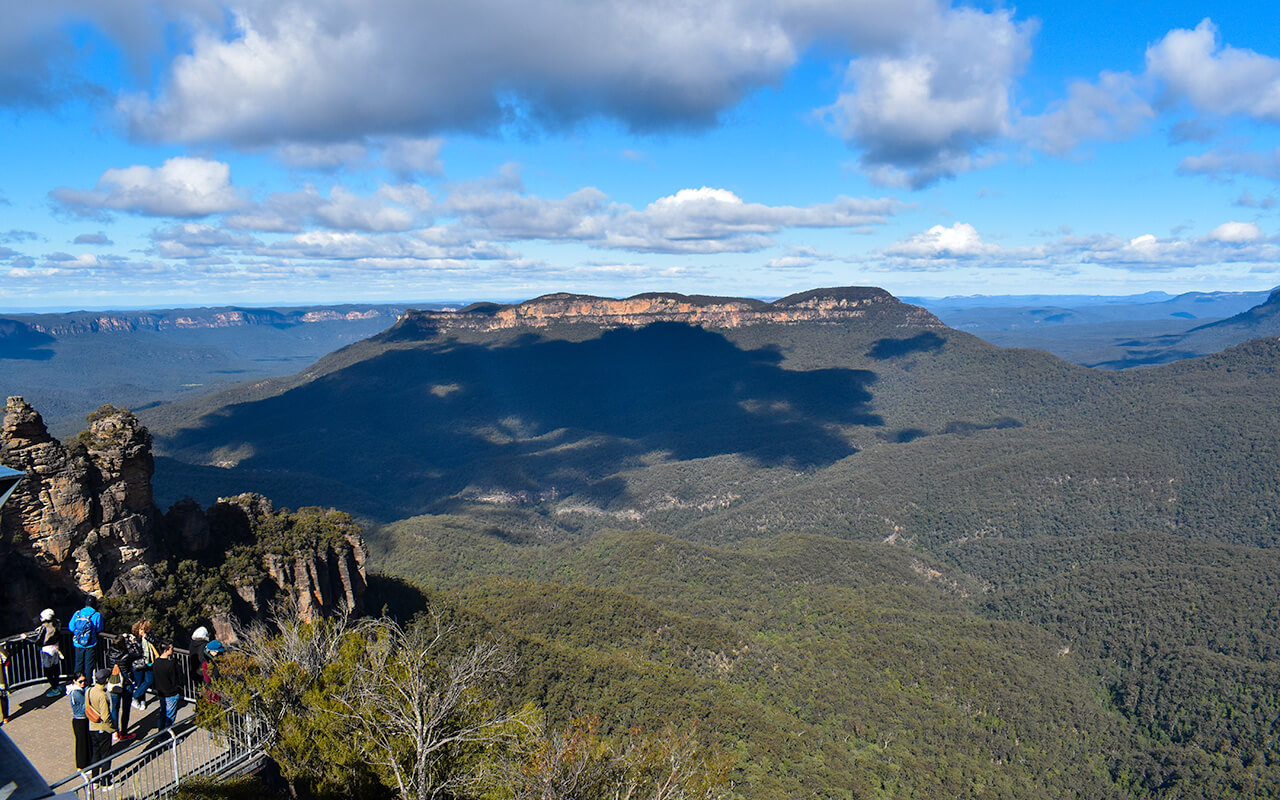 Echo Point is the first lookout to visit in the Blue Mountains