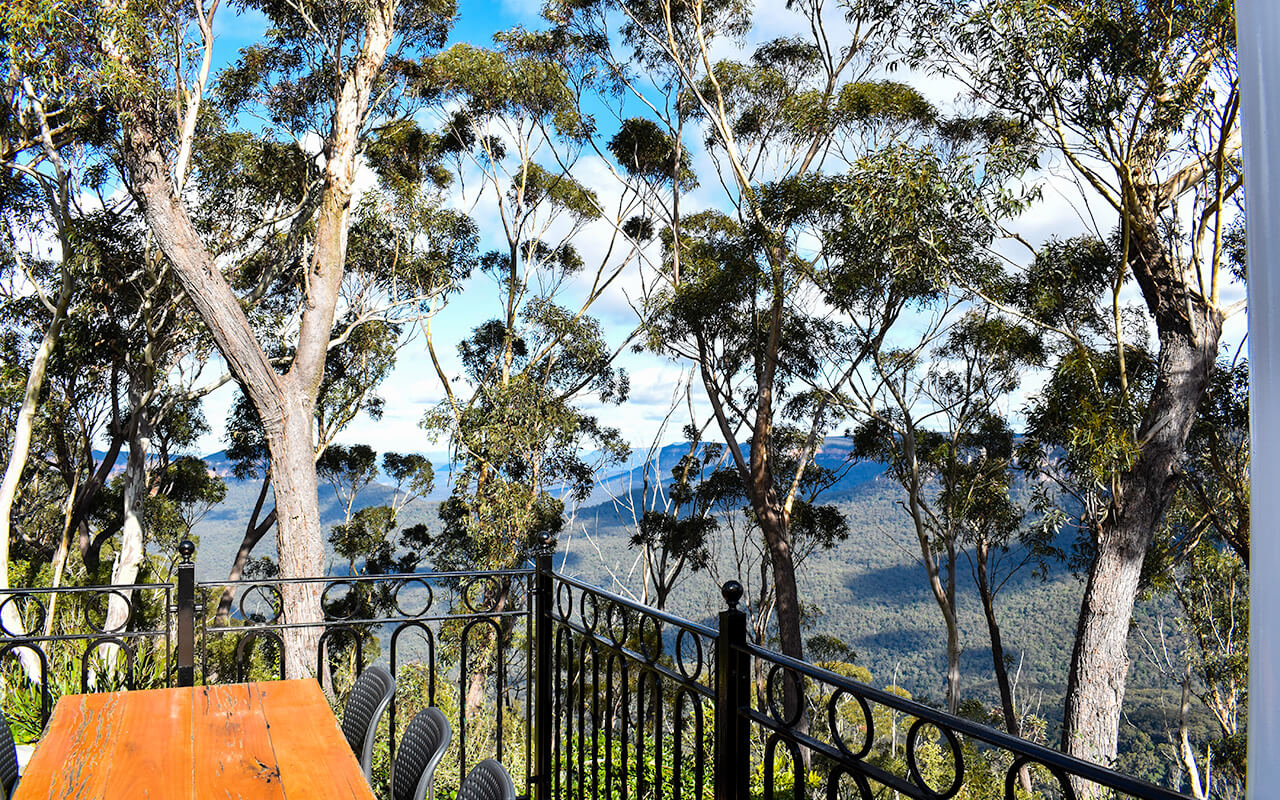 Relax at the terrace of the Lookout Restaurant in the Blue Mountains