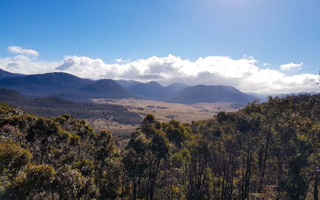 lesterlost-travel-australia-act-namadgi-national-park-hospital-hill-lookout-views