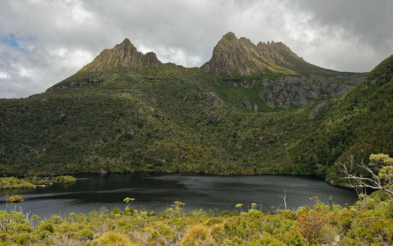 lesterlost-travel-australia-tasmania-cradle-mountain-mount-st-clair-wilderness-thierry-mignon