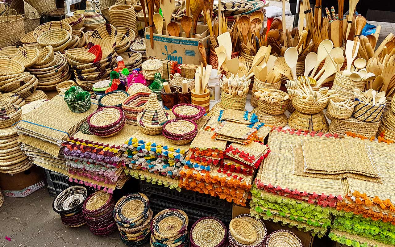 si sono garantiti per trovare cesti di qualità in un viaggio di shopping in Marocco 