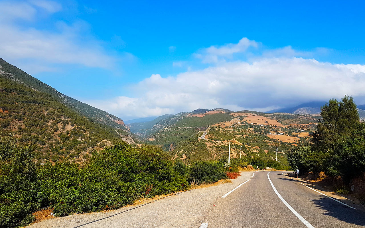 Driving on beautiful roads is one reason why I visit Morocco