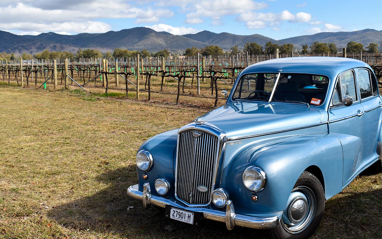 Vintage car visiting the Mudgee wineries