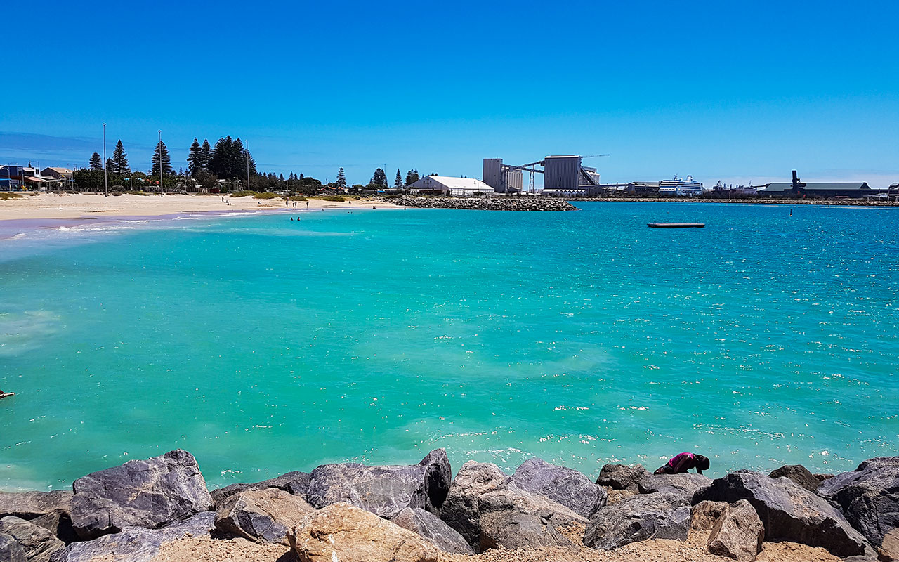 The waterfront at Geraldton has some pretty amazing colours