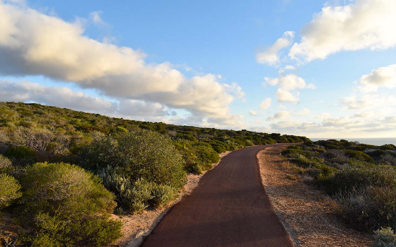The Bigurda Trail is an 8-km track on the Kalbarri cliffs