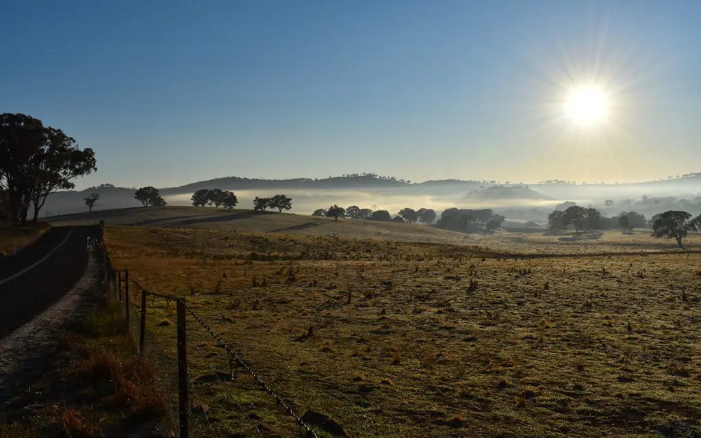 Drive along Ophir Road new Orange in New South Wales