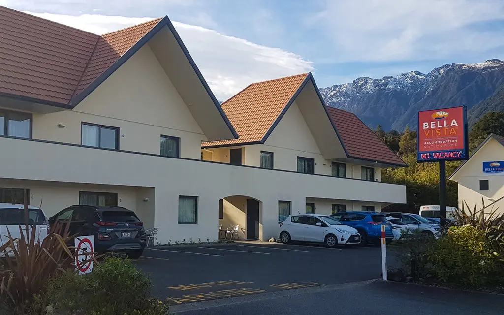 The Bella Vista Motel is in a good location in Fox Glacier