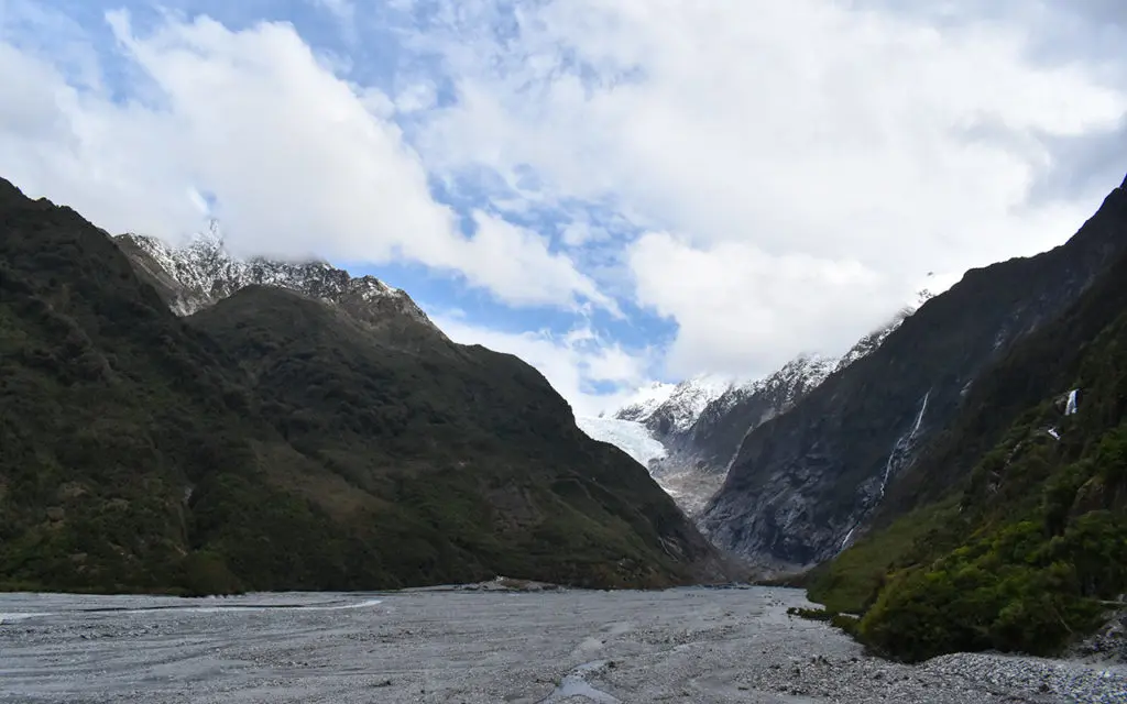 Take a walk to view Franz Josef Glacier