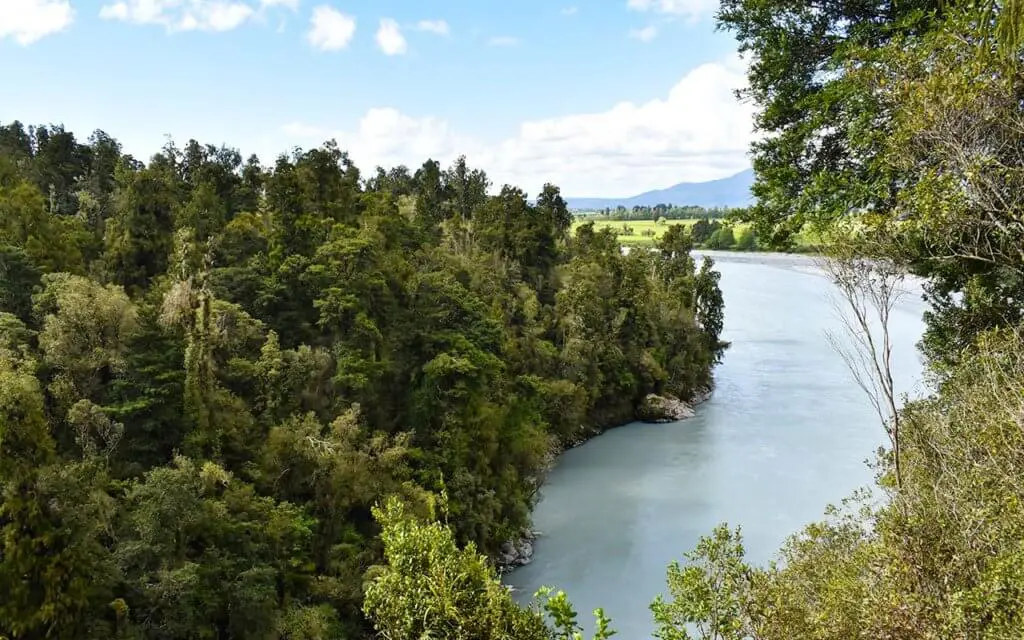Make a detour to see Hokitika Gorge on your West Coast tour