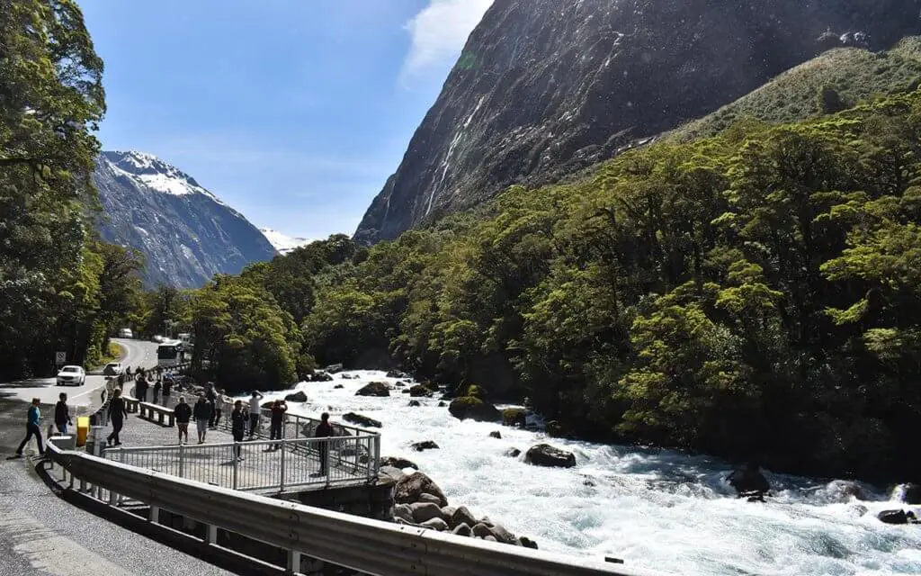 There are various places to stop in the Eglinton Valley