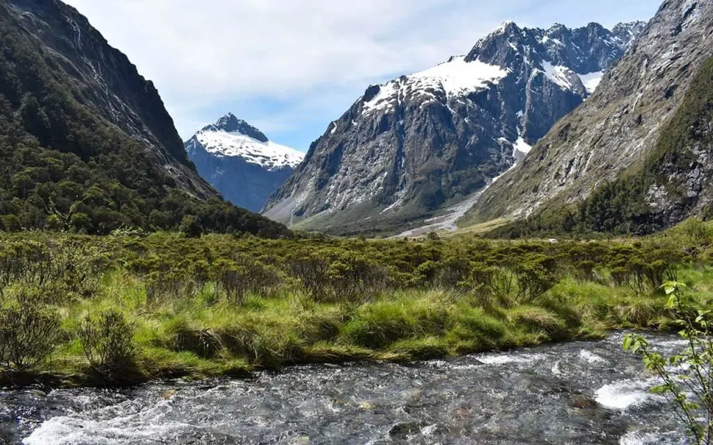 Drive through the Eglinton Valley to Milford Sound