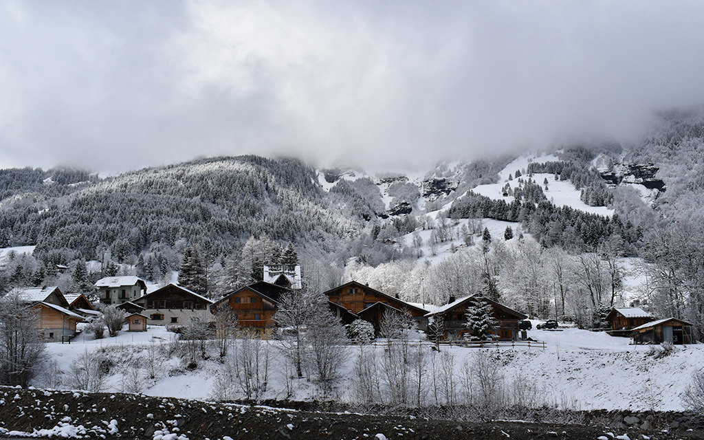 Les Contamines has some typical chalets under the mountains